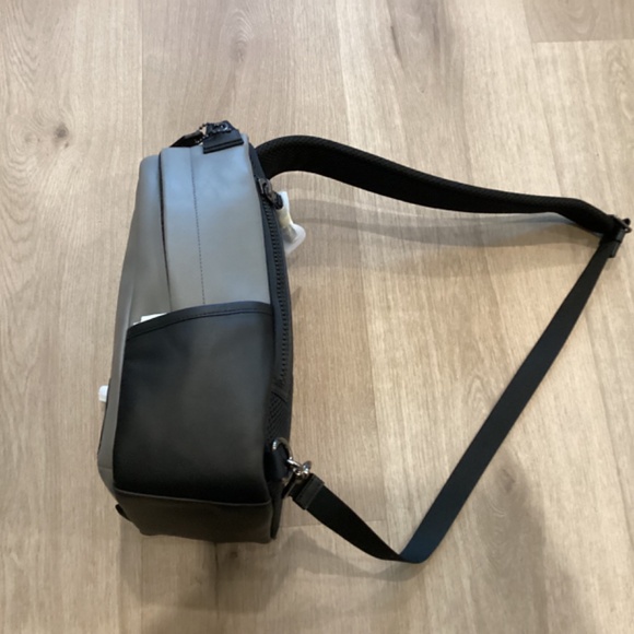 NWT UNISEX COACH BLACK/ GRAY LEATHER ONE SHOULDER BACKPACK MEDIUM SIZE - Picture 16 of 16